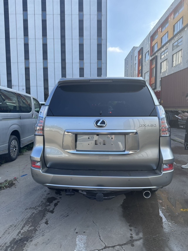 2023款雷克萨斯GX460中东版实拍图片解析